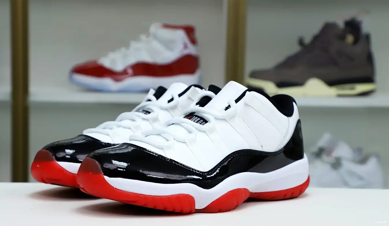 JORDAN 11 LOW AIR WHITE BRED 0505